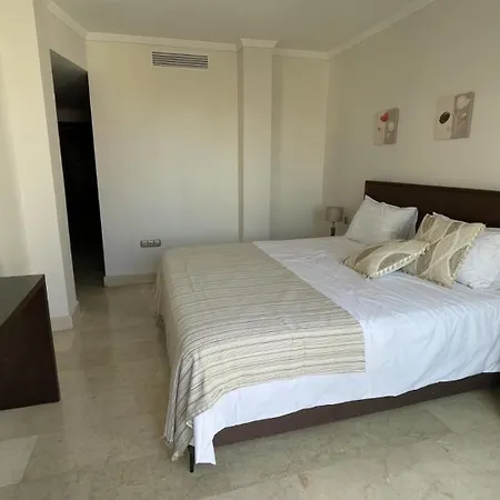 San Antonio - Luxe Met Uitzicht Op Zee Mijas