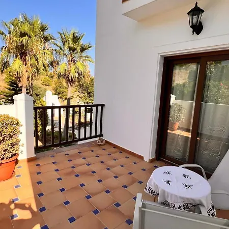 San Antonio - Luxe Met Uitzicht Op Zee Apartament