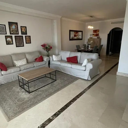 San Antonio - Luxe Met Uitzicht Op Zee